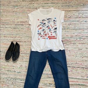 Wonder Woman poses t-shirt